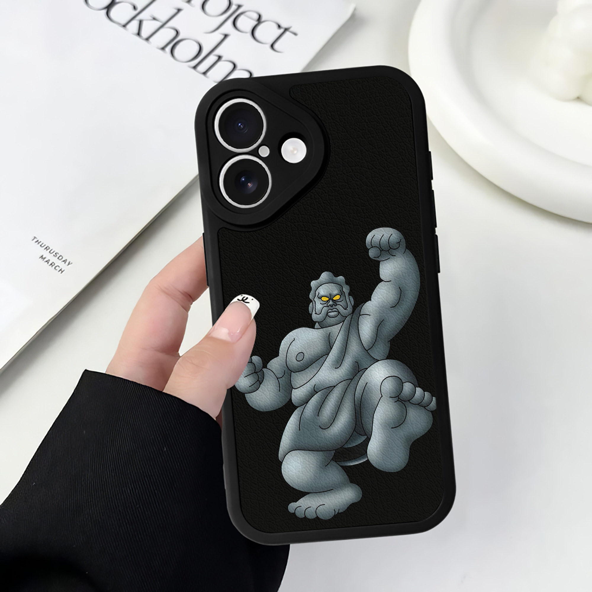 （画像用） ドラゴンクエスト Doragon Kuesuto Dragon Quest 【iPhone 16シリーズ対応】シリコンスマホケース（レザー調） 材質：シリコン